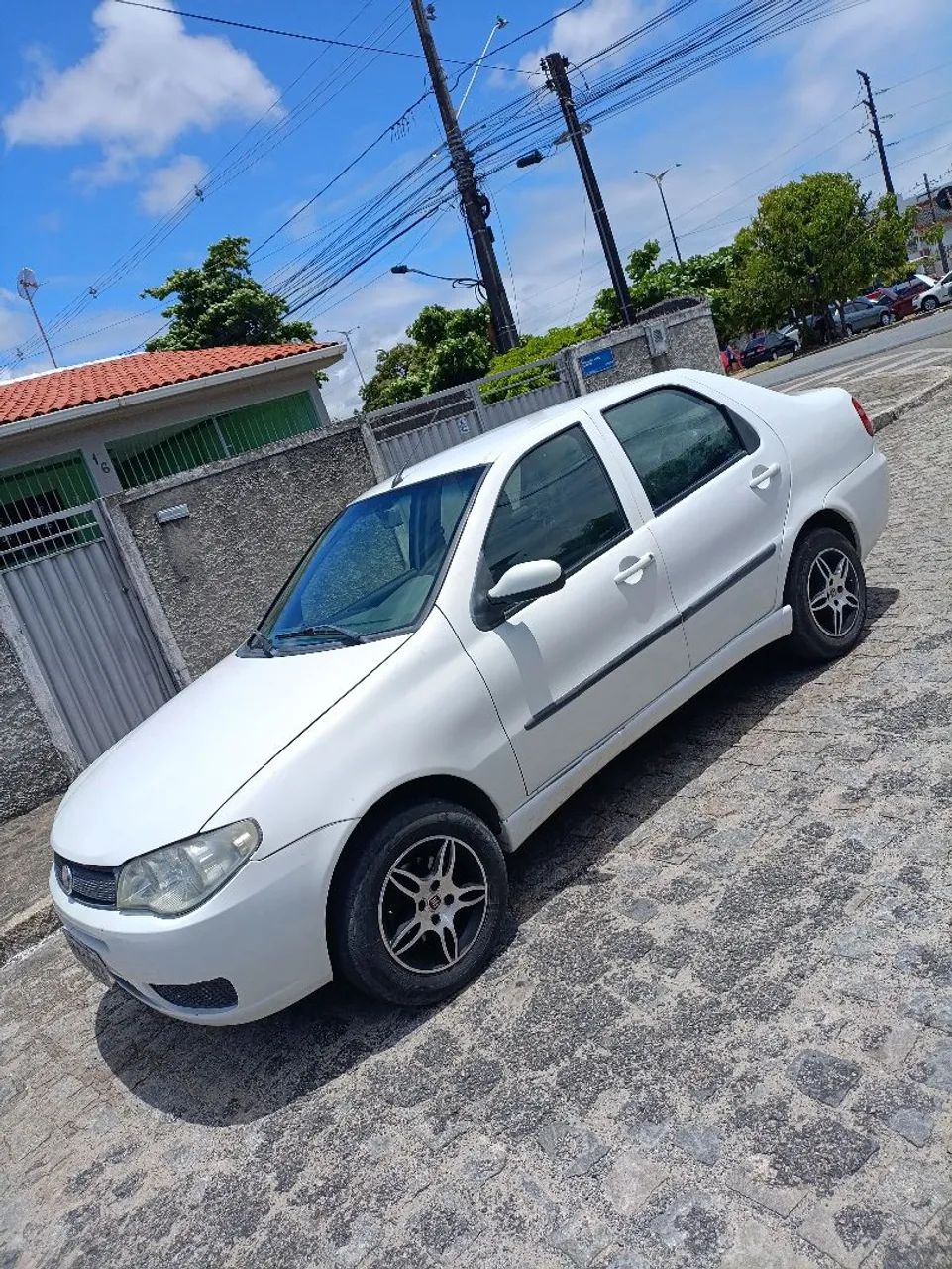 Fiat Siena Siena HLX 1.8 mpi Flex 8V 4p 2006