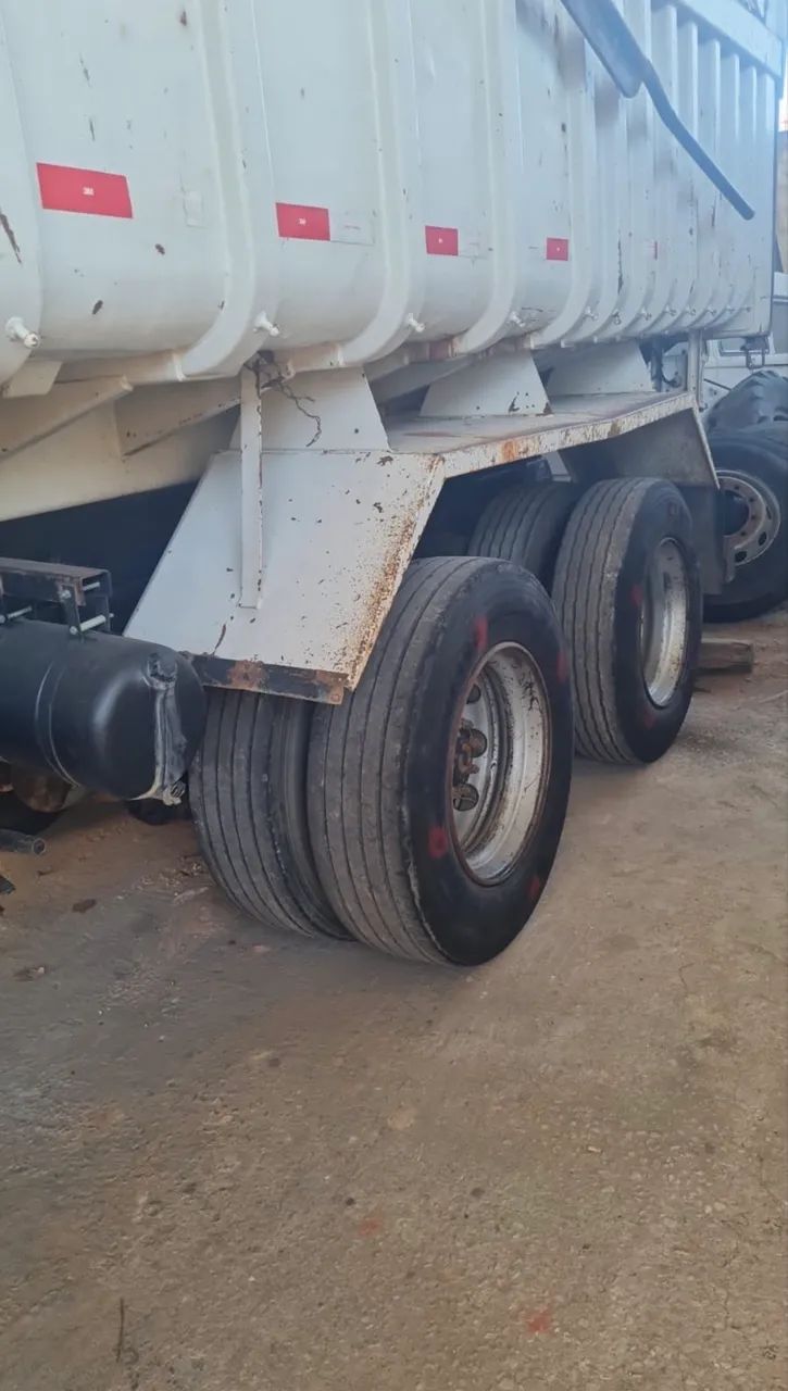 FORD CARGO 2728 ANO 2011 - Foto 3