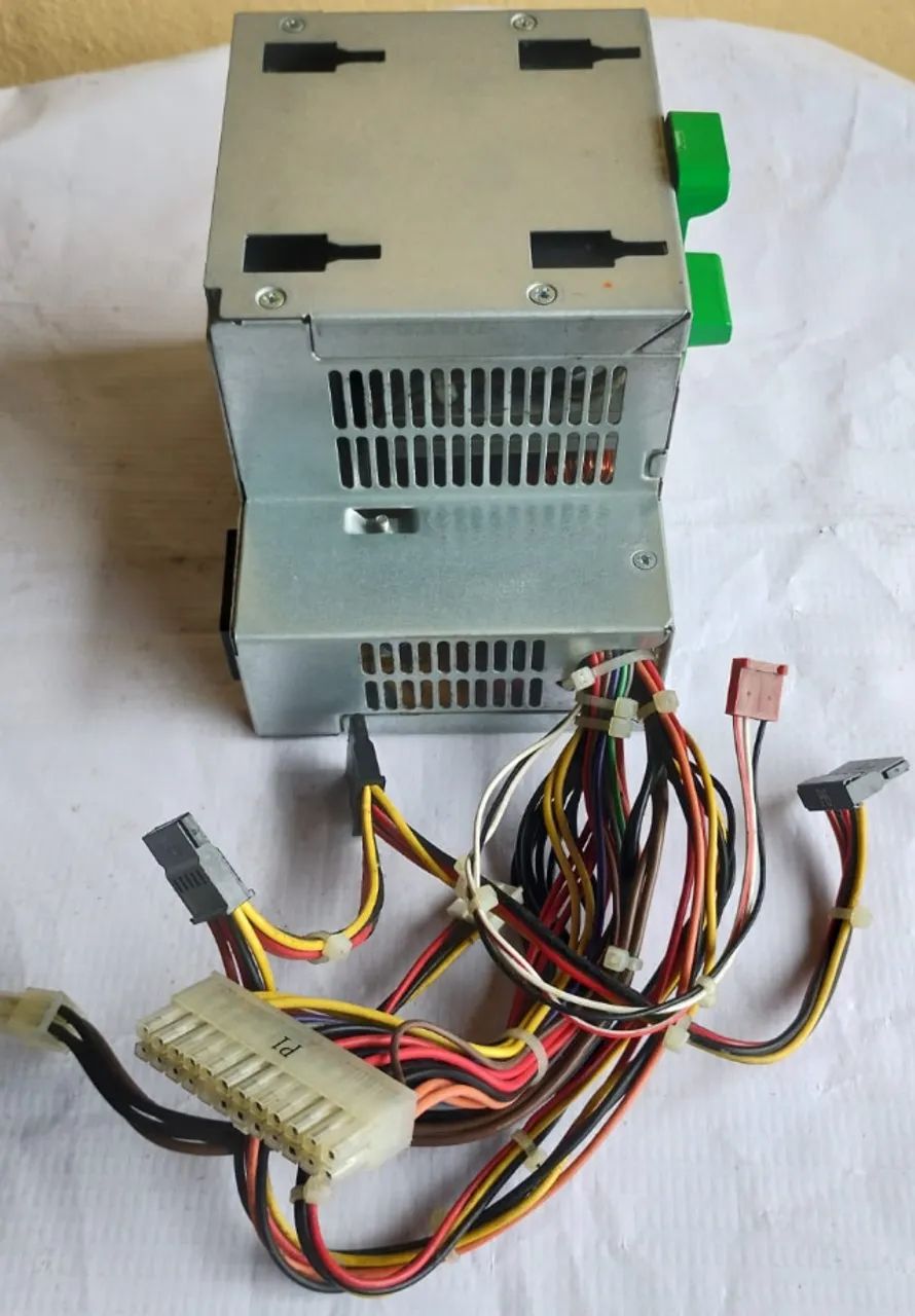 Fonte de alimentação para PC HP API5PC52 240W - Usada    - Foto 2