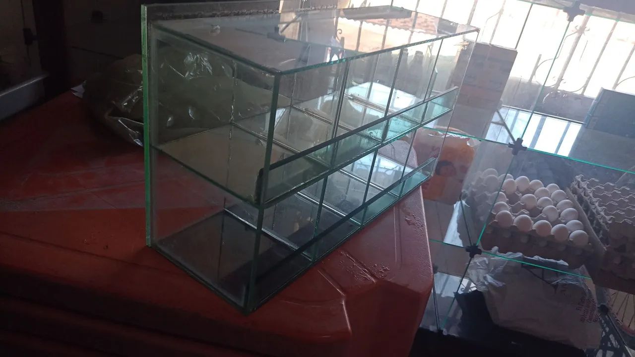 Vendo 2 vitrines R$150 cada - Foto 2