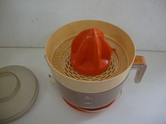 Espremedor de Frutas antigo Marca GE . - Foto 3