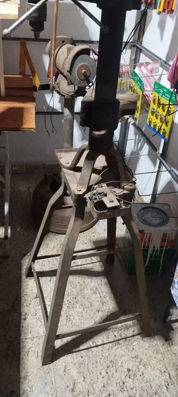 Furadeira de bancada antiga  - Foto 2