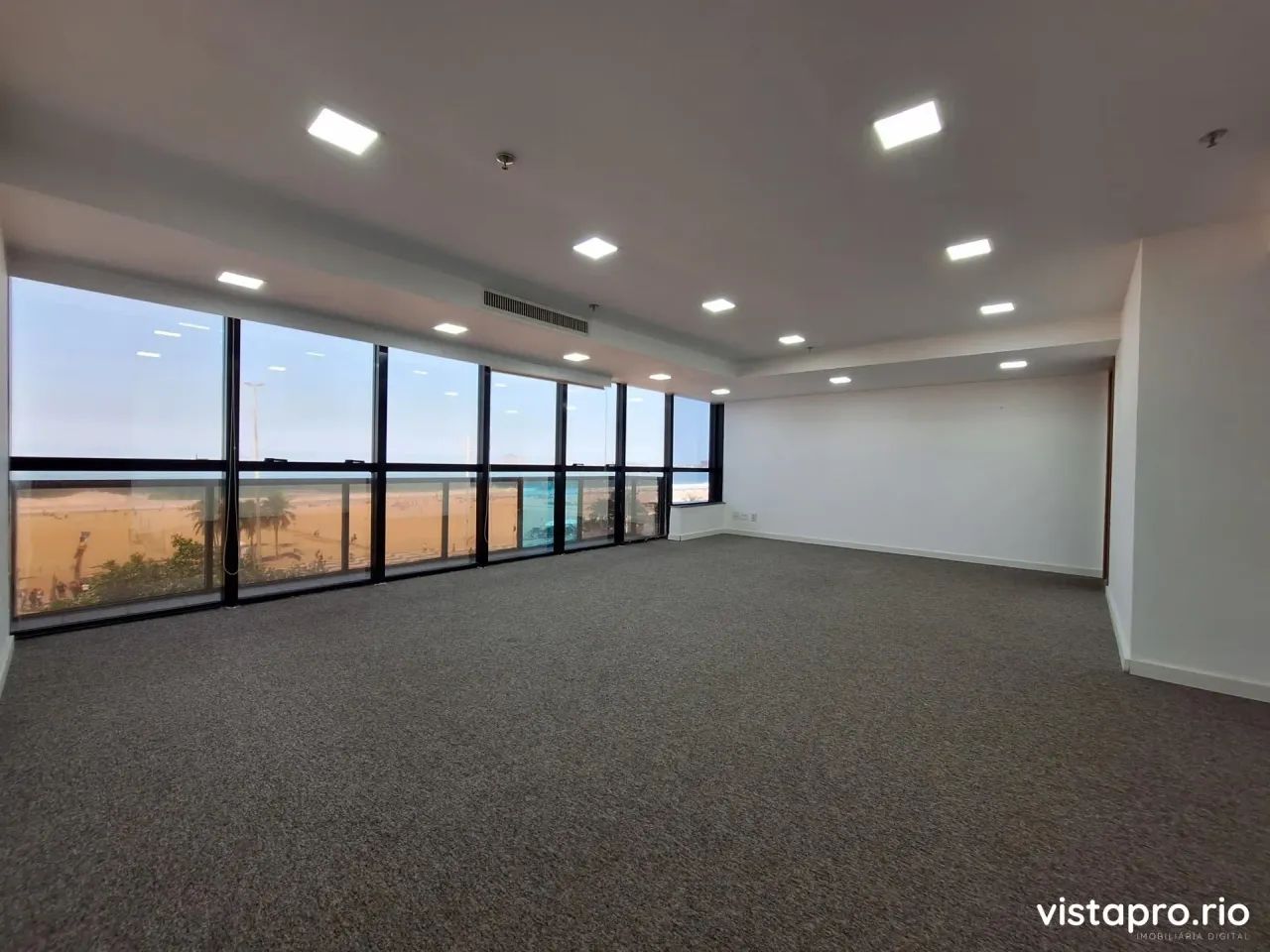 Salas Comerciais de Alto Padrão em Copacabana com Vista Mar