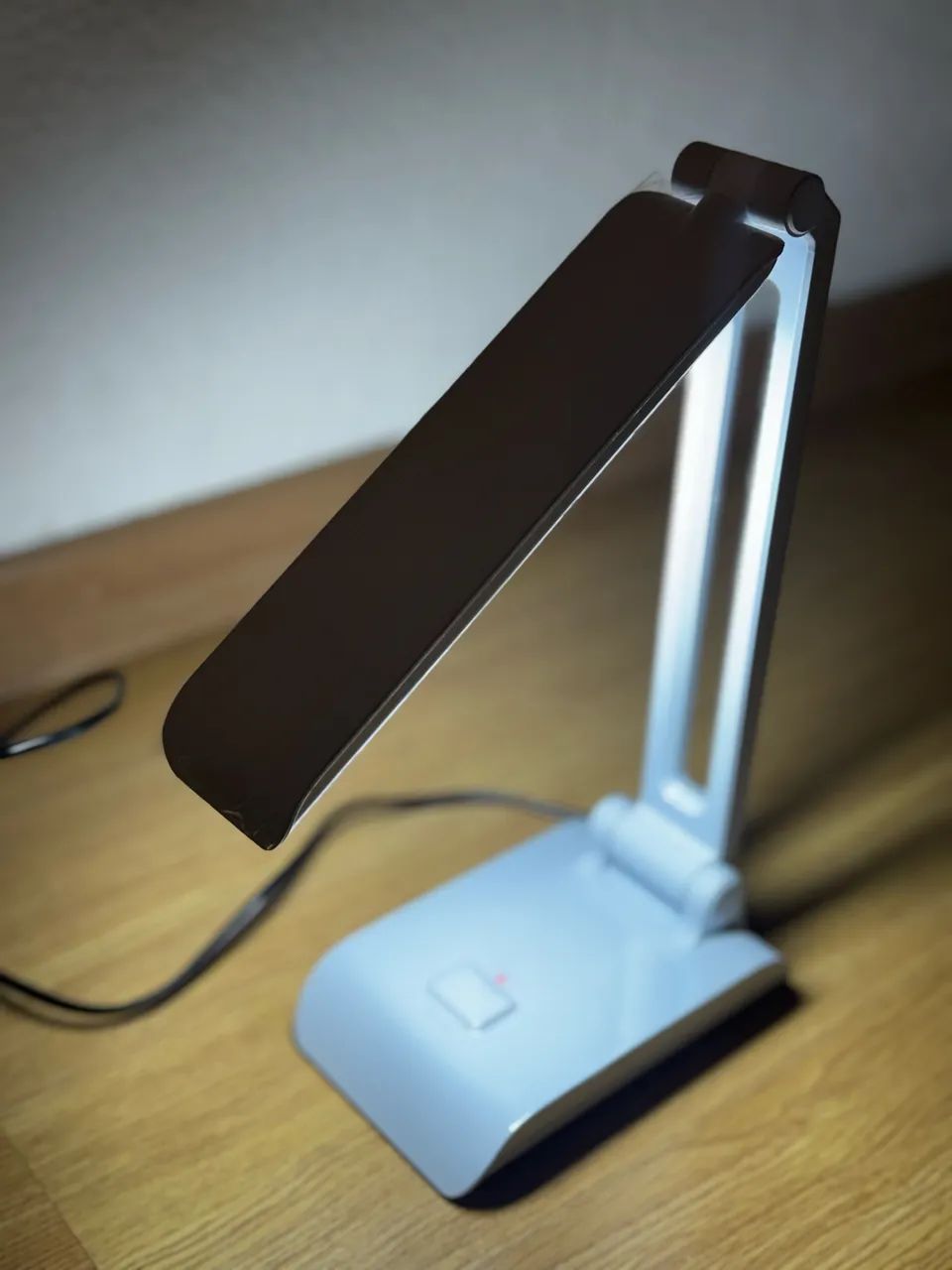 Luminária de mesa LED - Foto 2