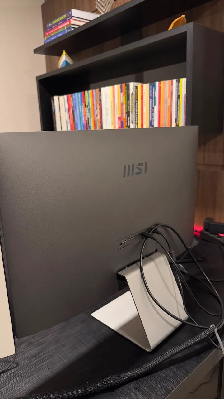 Monitor MSI Modern MD271UL 27? 4K ? excelente estado
