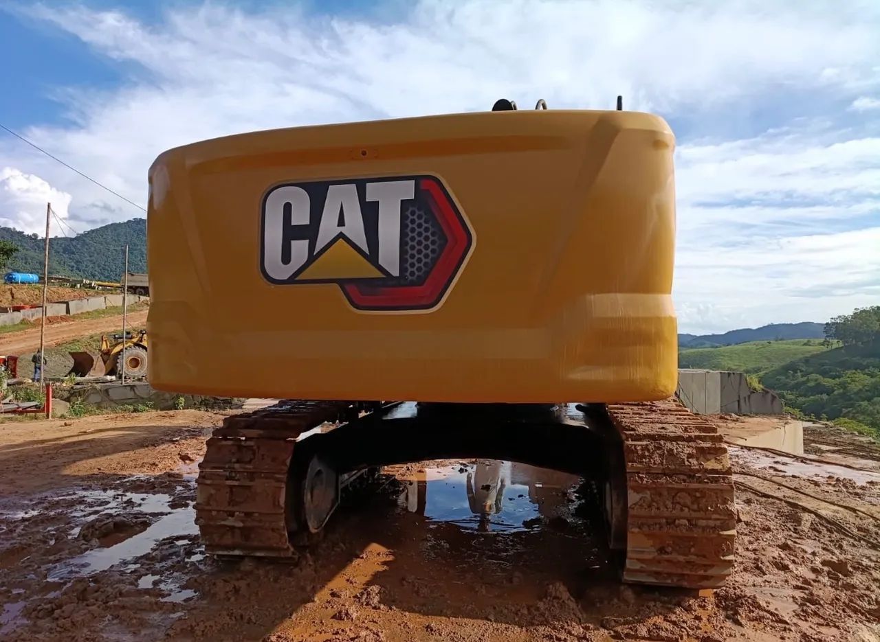 Escavadeira Caterpillar 345GC ano 2020 com 7.300 horas e concha grande, em MG - Foto 2