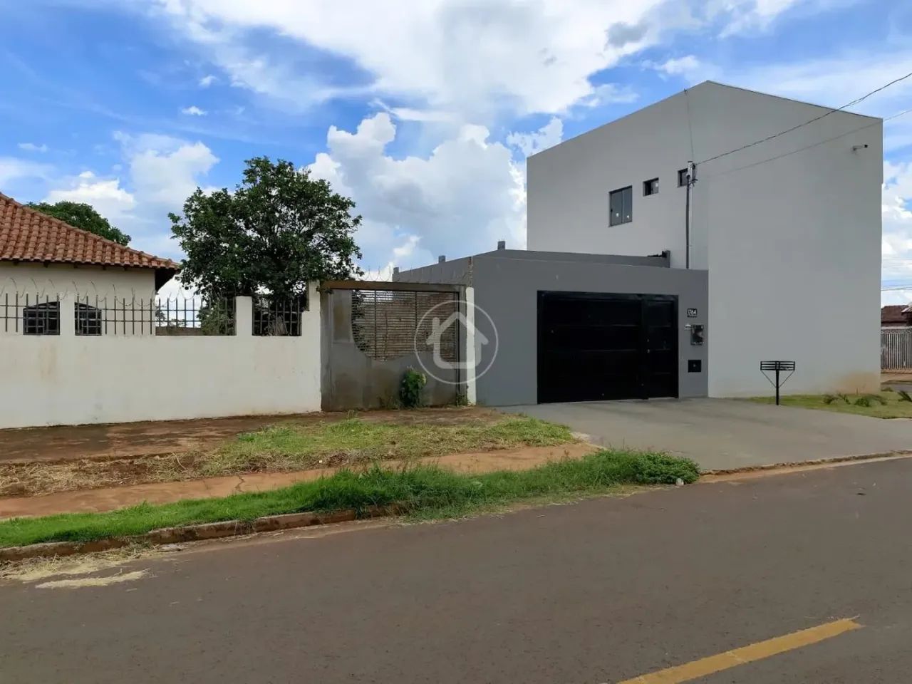 AMPLO TERRENO EM BOA LOCALIDADE - Foto 2