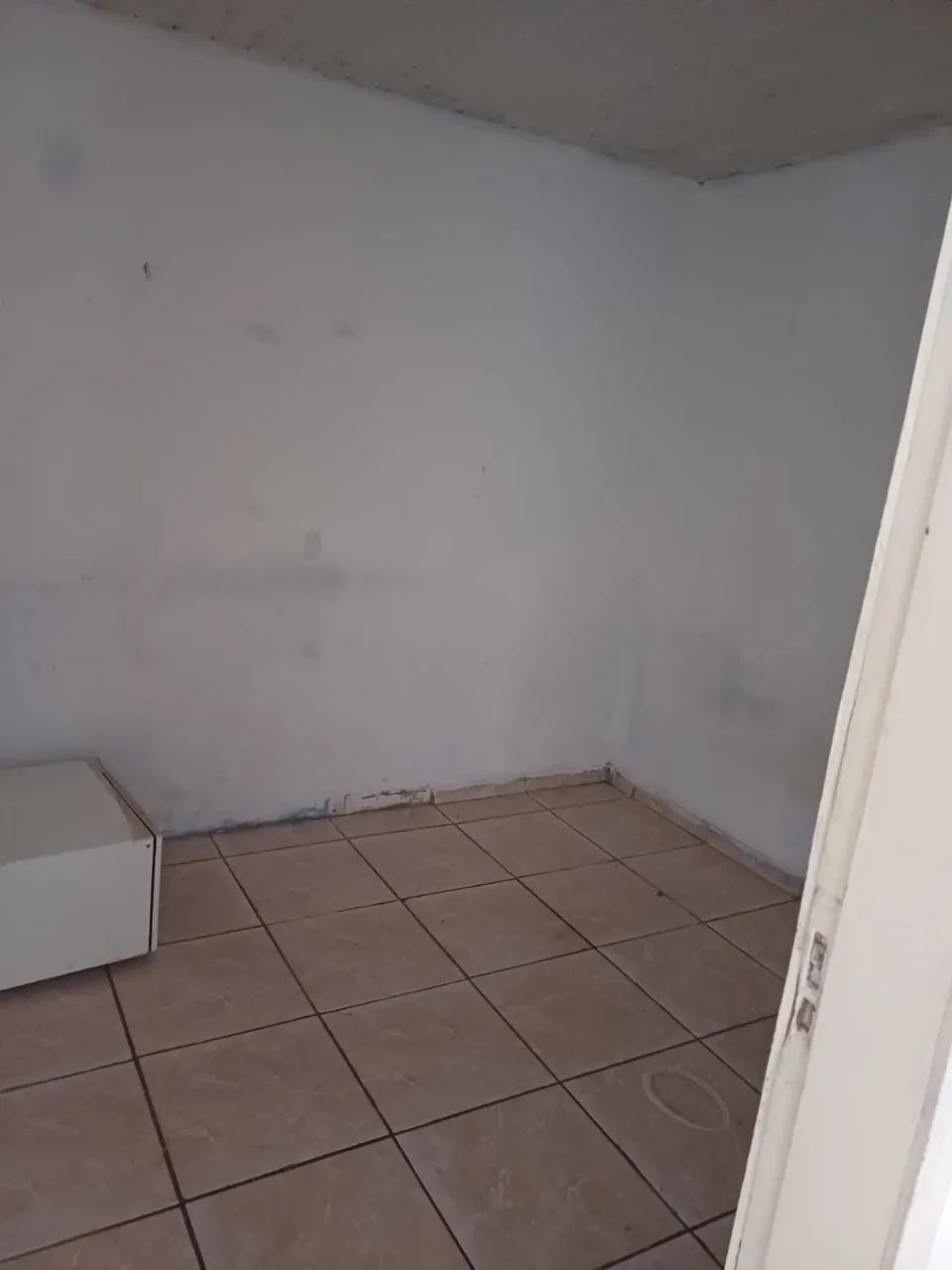 Aluga-se casa no barro 