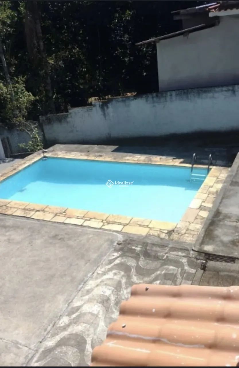 Casa à Venda em Passa Três 2 Suítes e Piscina