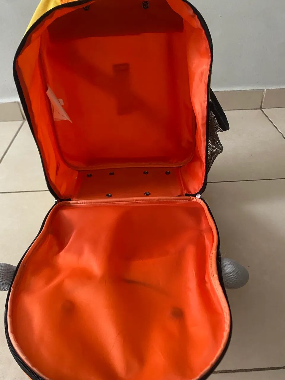 Mochila de Rodinhas - Skiphop Abelha (original) - Foto 4