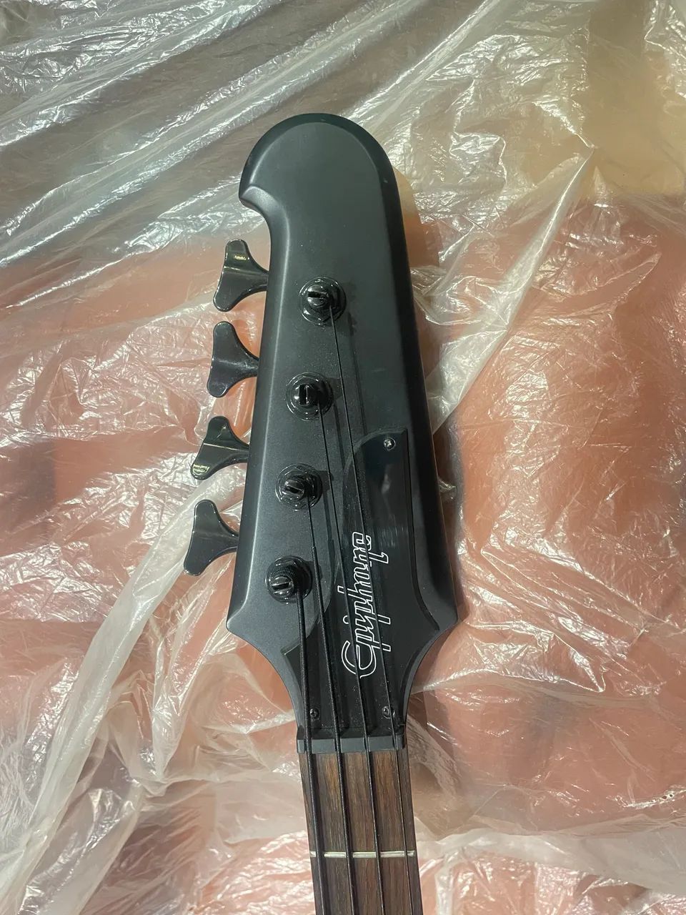 Contrabaixo Epiphone Thunderbird IV Ghotic sem nenhum risco - Foto 2