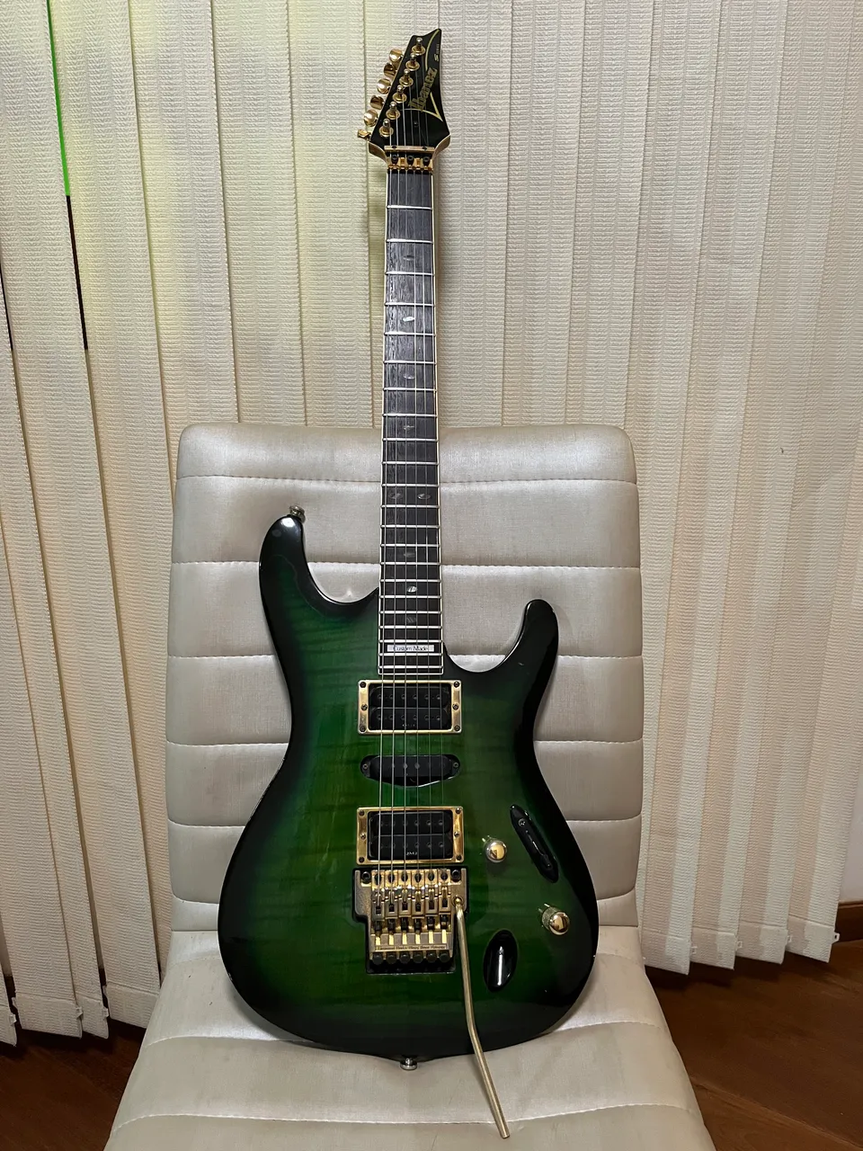 Guitarra Ibanez Js1000 Joe Satriani Signature - Instrumentos