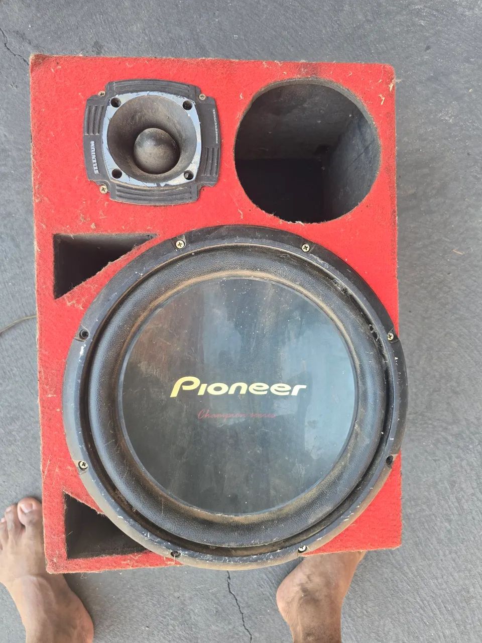 Vende-se 2 subwoofer 12 polegadas pioneer - Foto 2