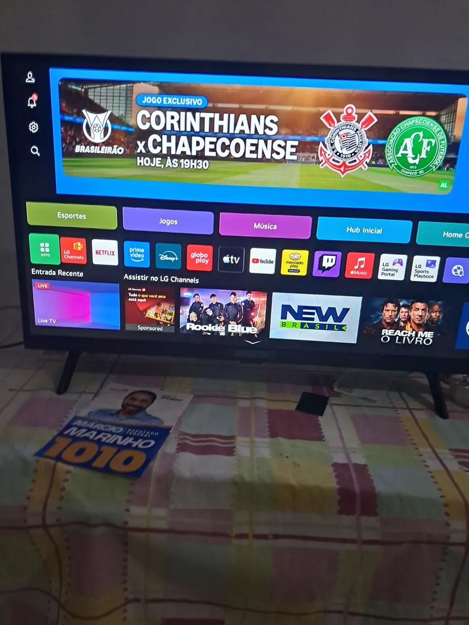 Smart TV. LG 41 polegadas. Ainda vai com garantia estendid 