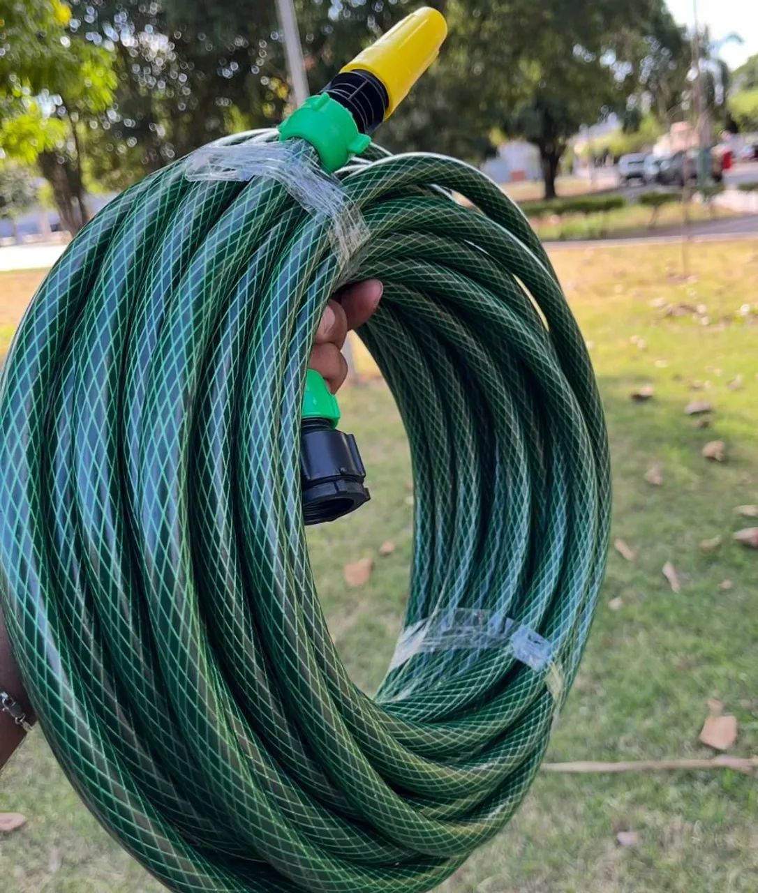 Mangueira de Jardim 20 metros nova com esguicho trançada ótima qualidade 