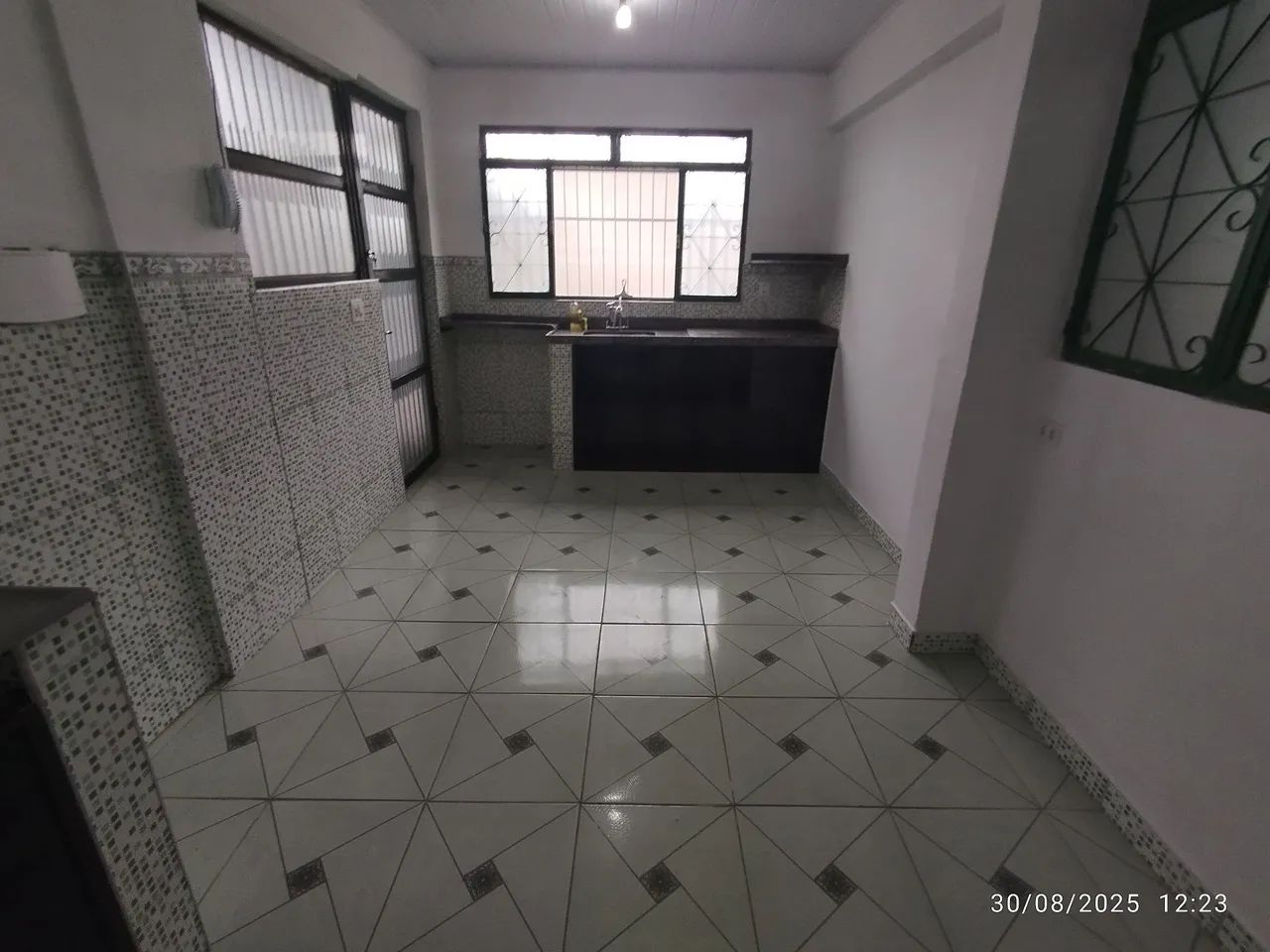 Casa 2 quartos para locação próximo do centro 