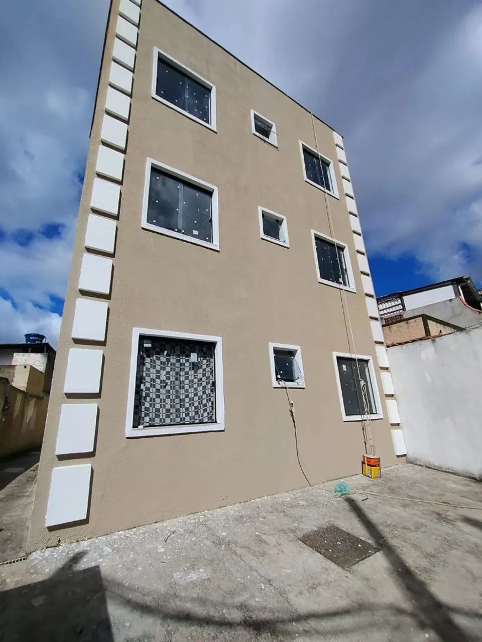 Apartamento em Magalhães Bastos. SAIA DO ALUGUEL JÁ! 