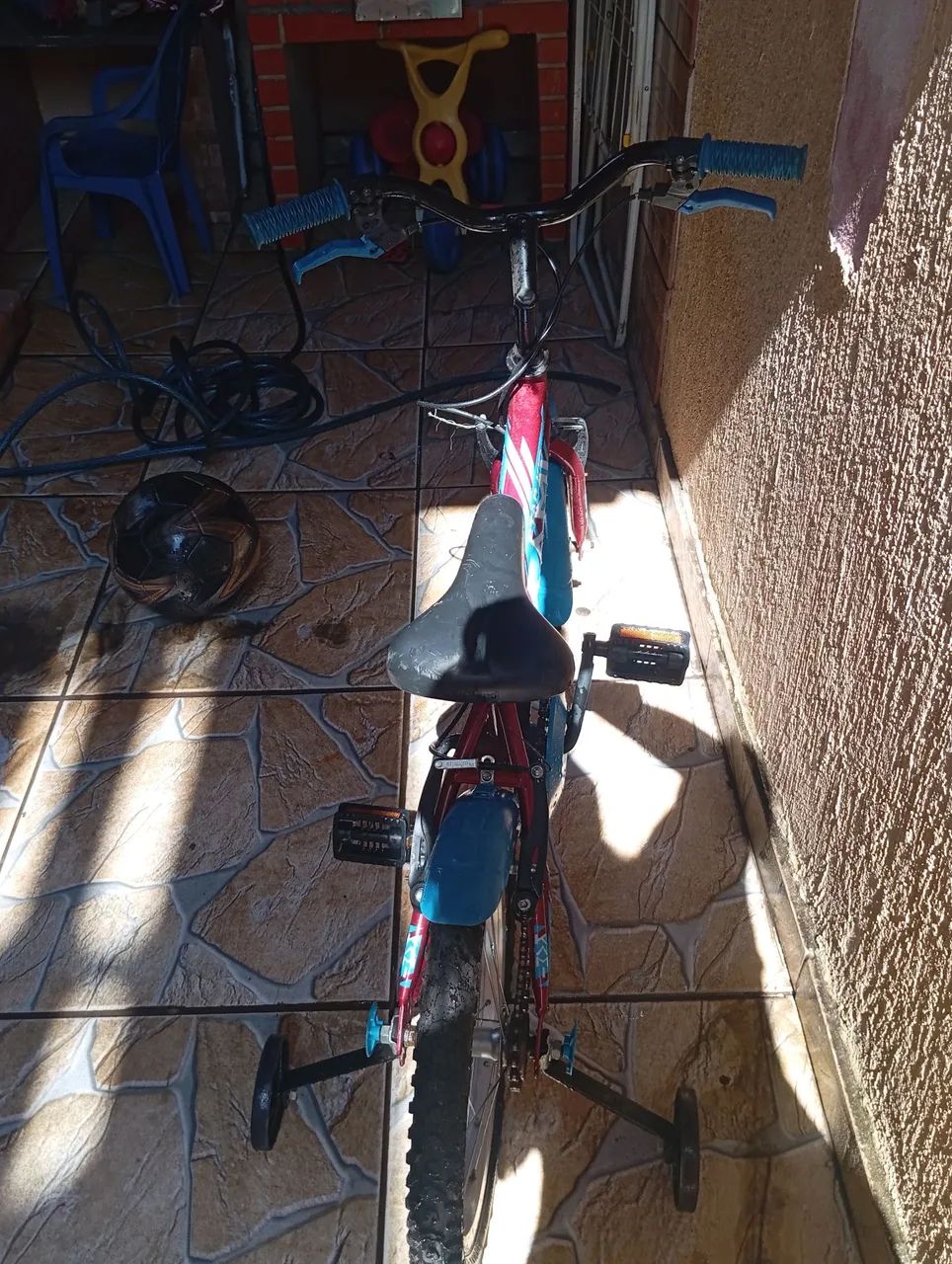 Bicicleta aro 16 com rodinhas - Foto 2