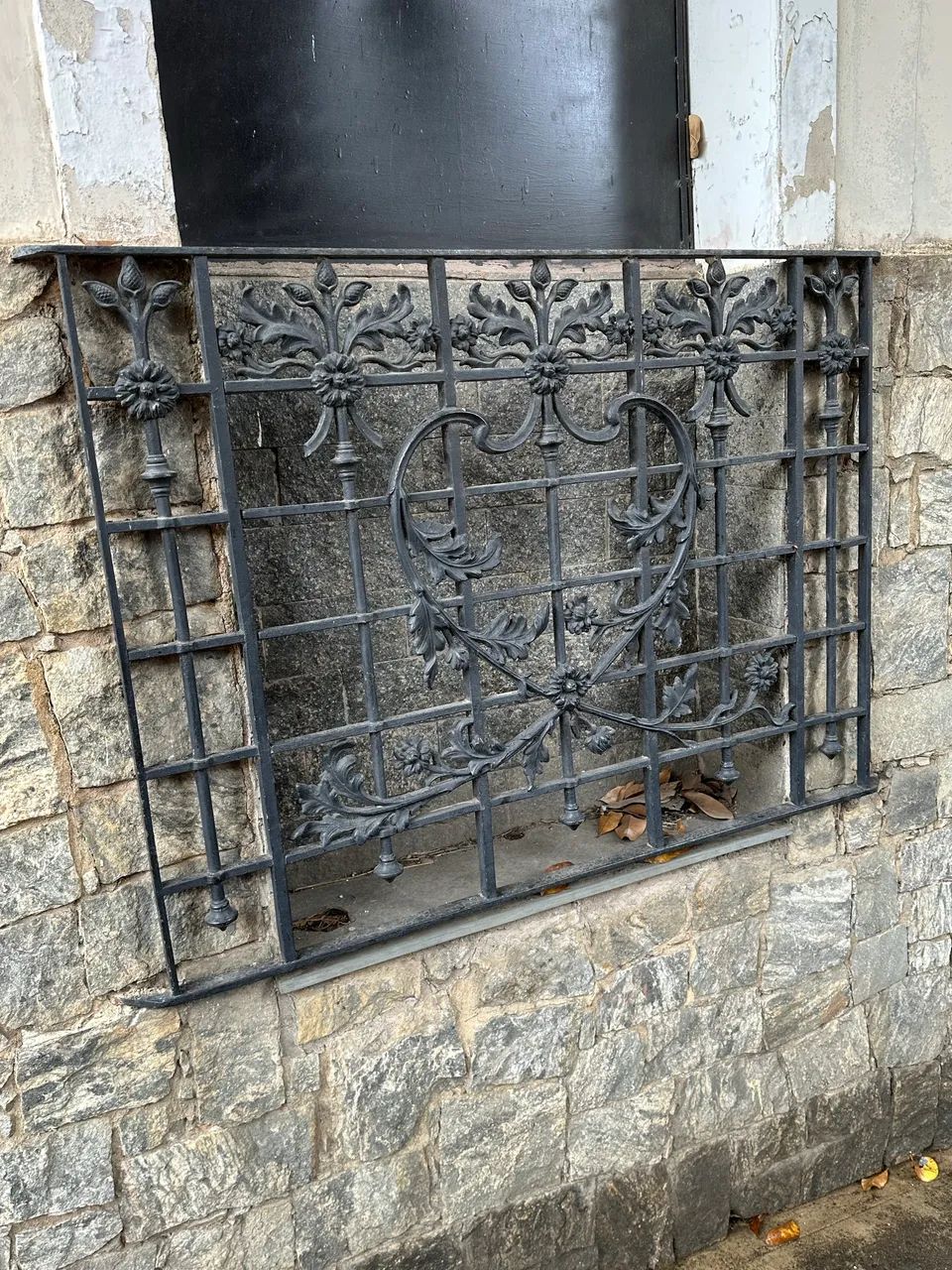 Grade de ferro ornamental 
