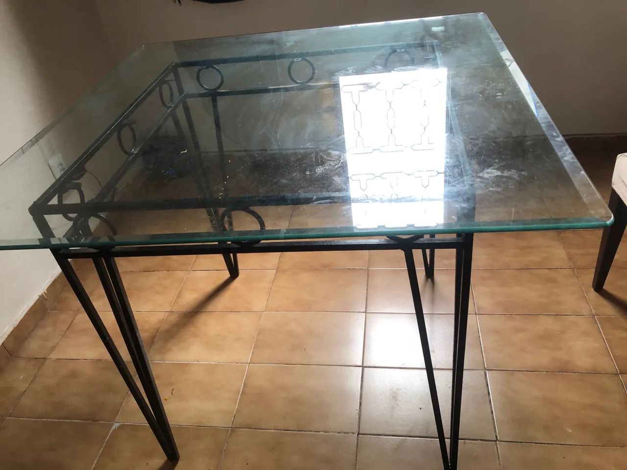 Mesa quadrada de vidro transparente  - Foto 3