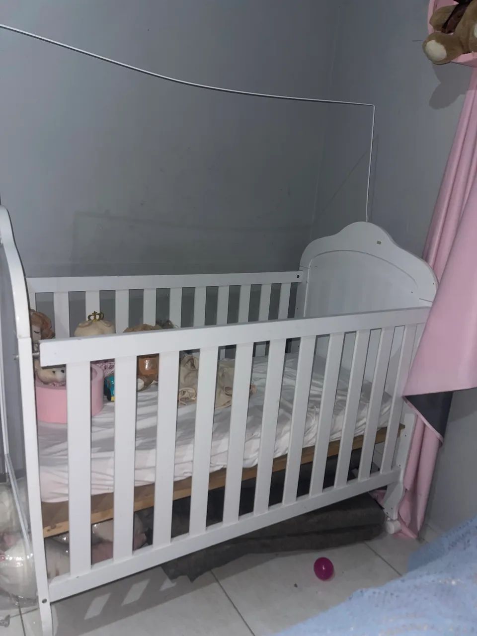 Cradle with two usage marks65580437538434122