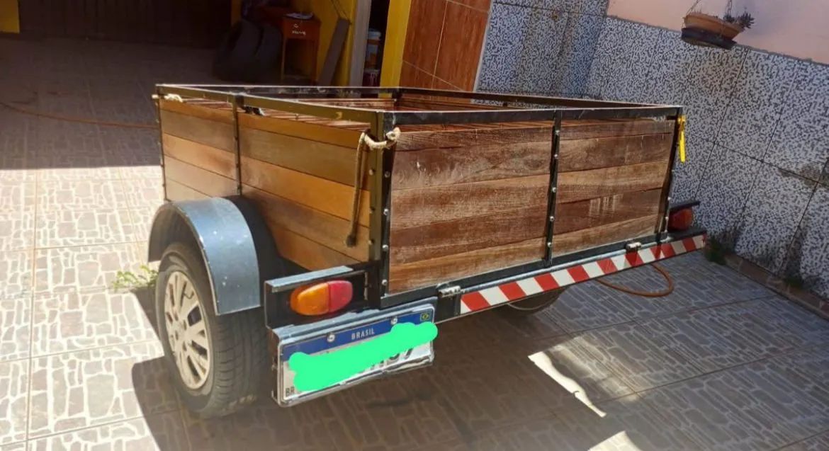 Vendo carrteinha reboque semi nova, emplacada, somente venda - Foto 2