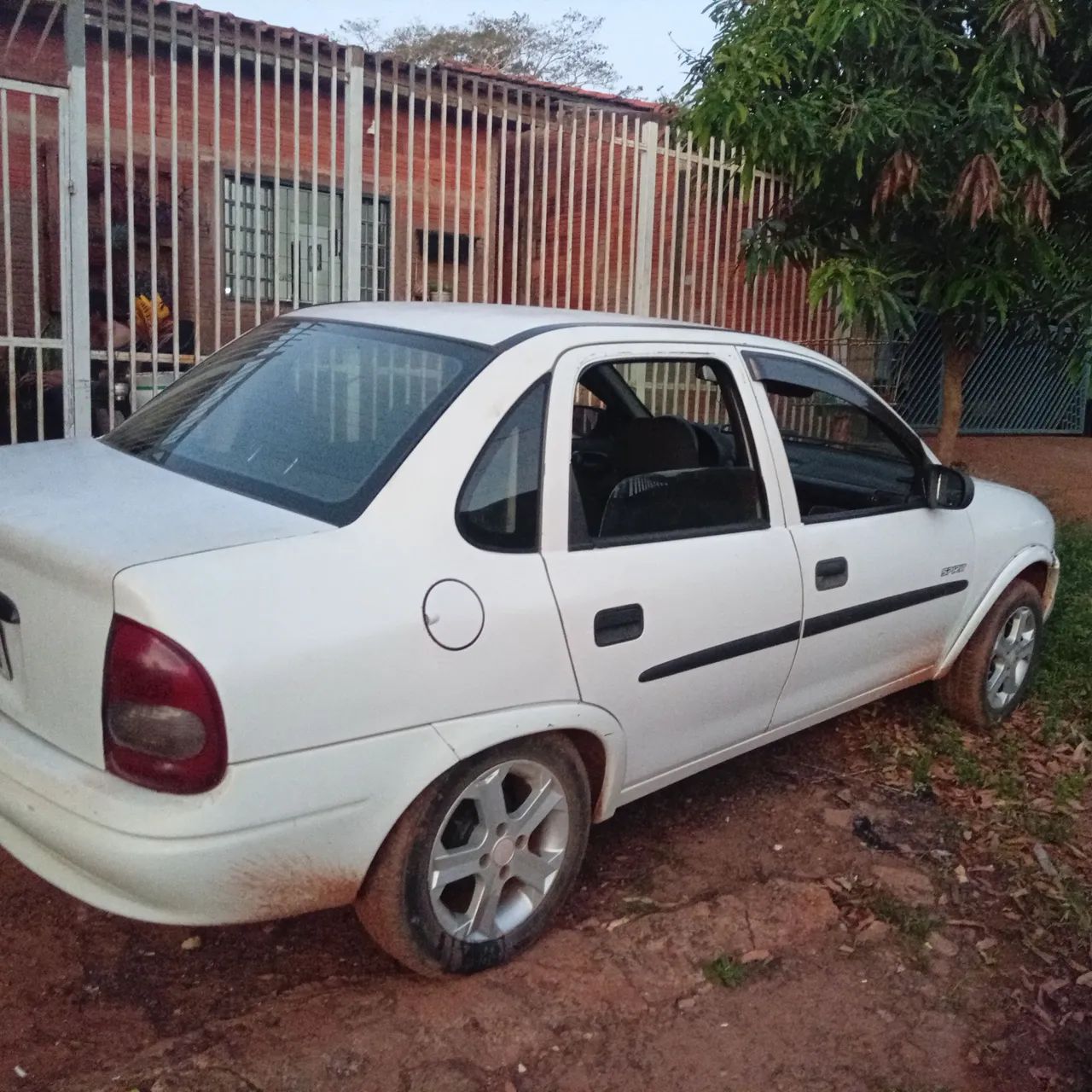 Chevrolet Corsa SED Class.spirit 1.0/1.0 Flexpower (álcool) 2005
