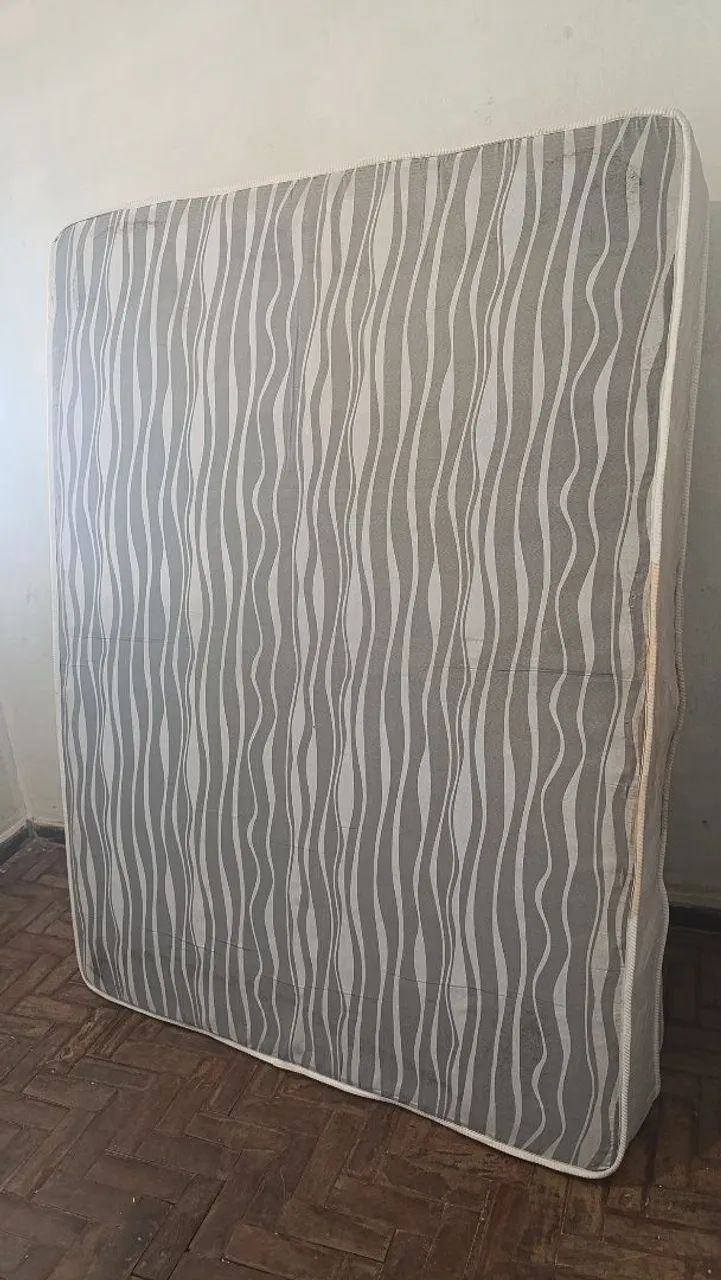 Colchão de casal usado