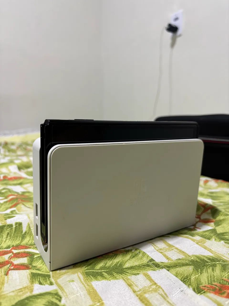 Nintendo Switch OLED + Controle Extra + Maleta | Conservado e Aceito proposta  - Foto 3