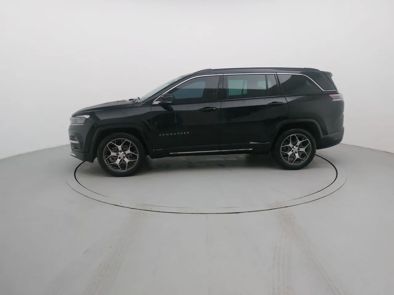 Jeep Commander Overland T270 1.3 TB Flex Aut., foto 2 de 18