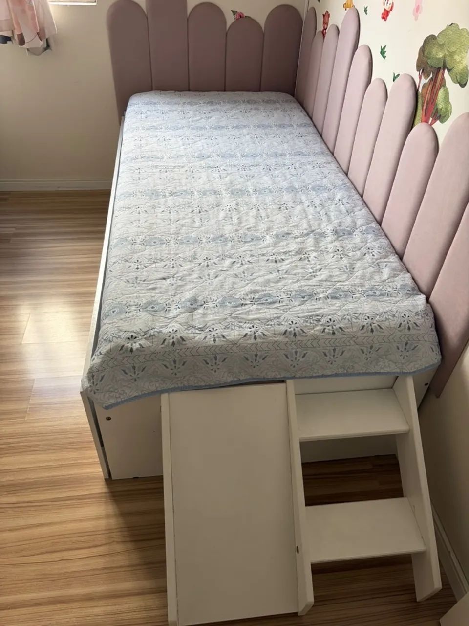 Cama infantil com escada, tem cama auxiliar e vira cama de casal, - Foto 2