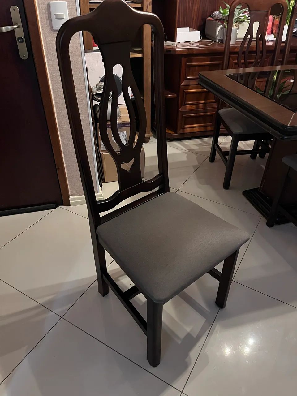 Mesa de jantar com 8 cadeiras 491819607041648641