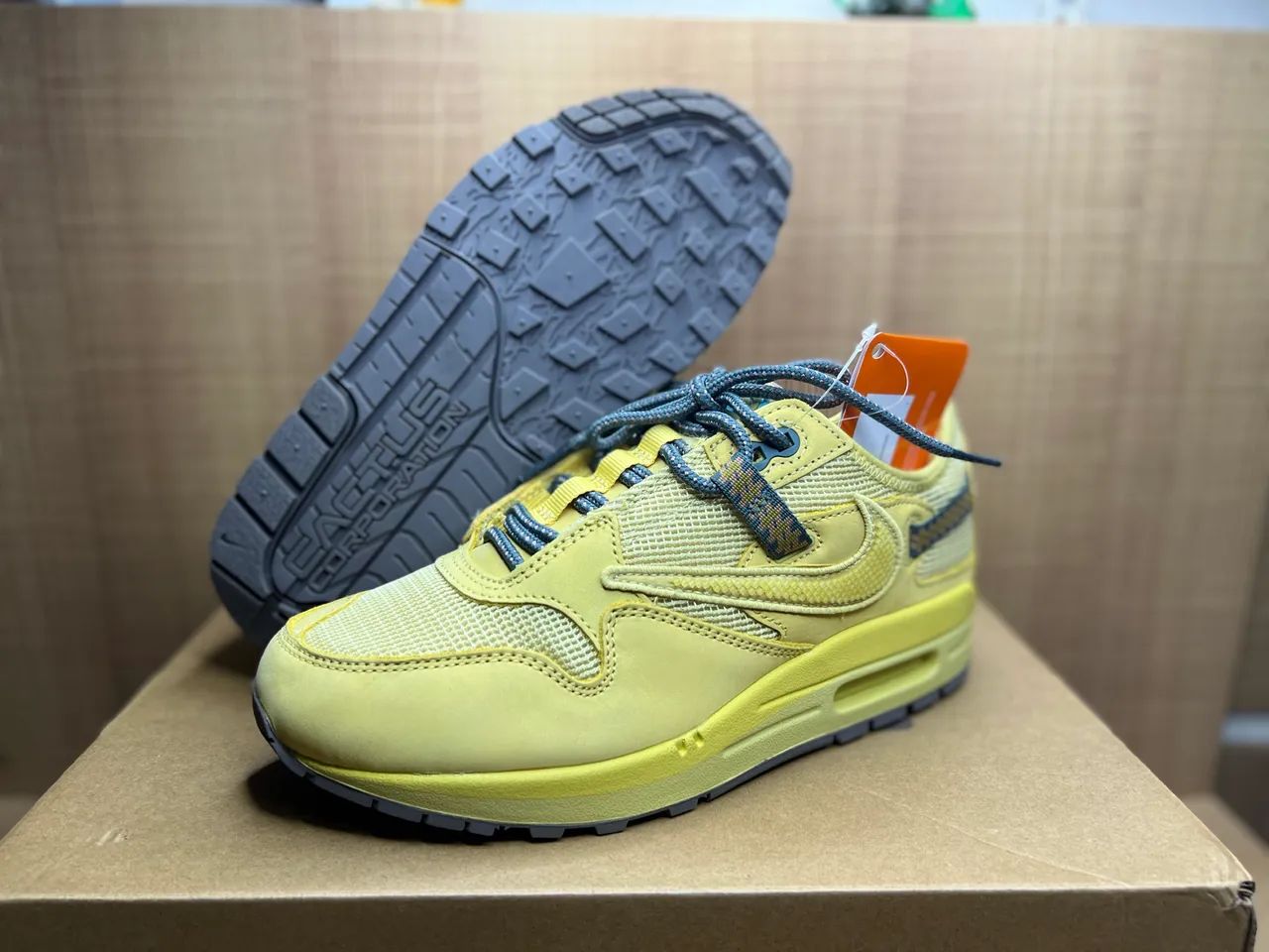 Travis Scott x Nike Air Max 1 Cactus Gold - Calçados - Aleixo