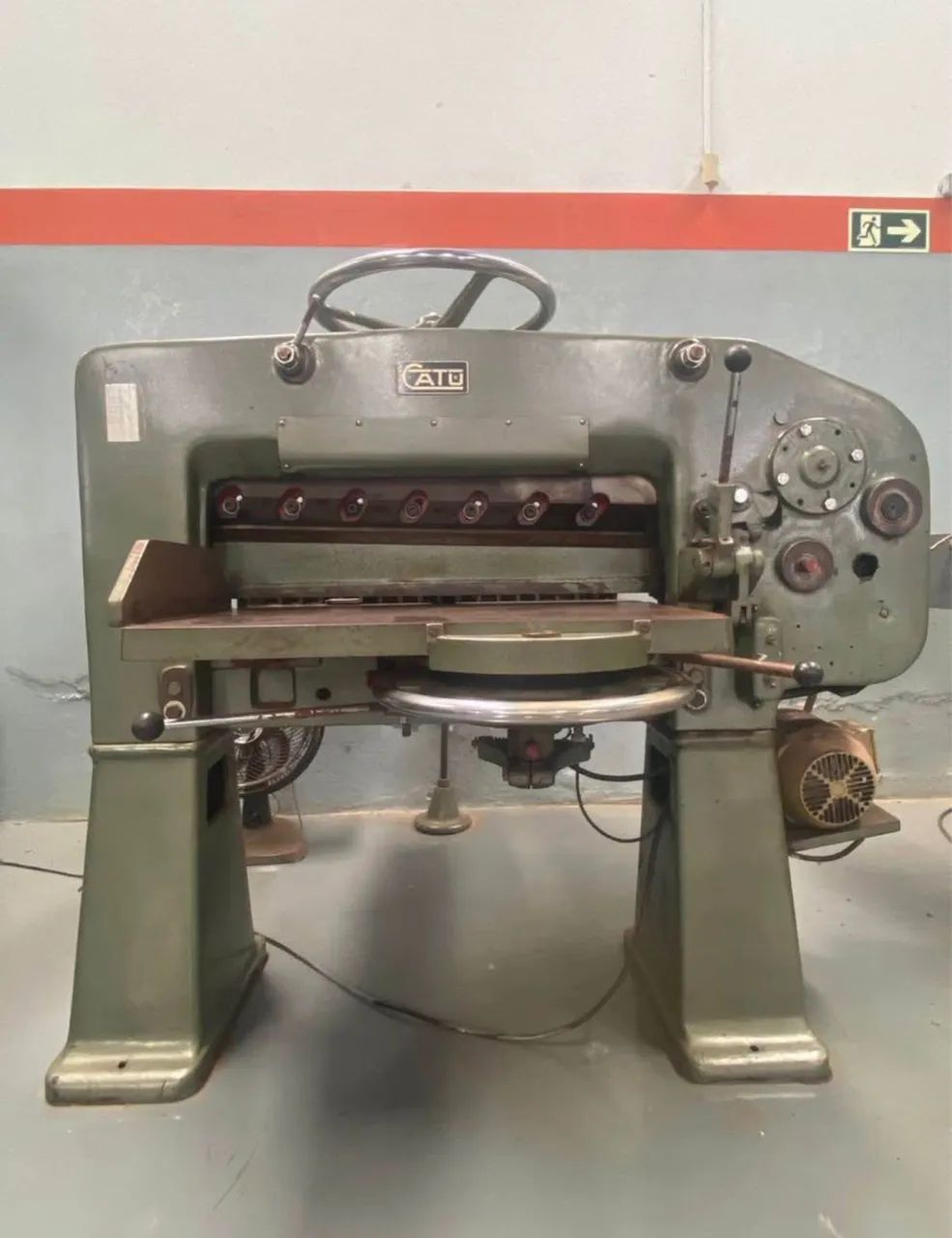 Guilhotina Semi Automática CATU S80