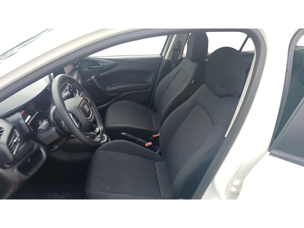 Fiat Cronos DRIVE 1.3 8V Flex, foto 12 de 16