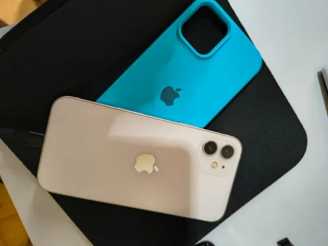 iPhone 12 64GB Todo original com garantia - Celulares e