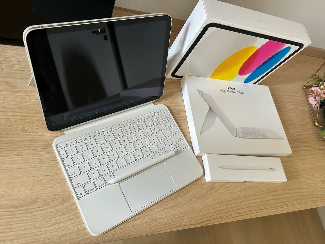 iPad Air A2696 + Magic Keyboard + Apple Pencil