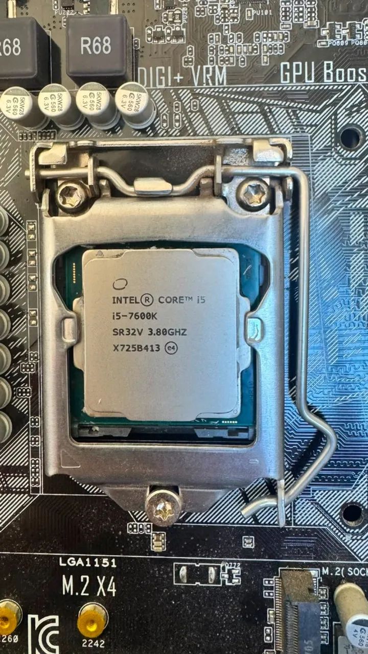 intel core i5- 7600k SR32V 