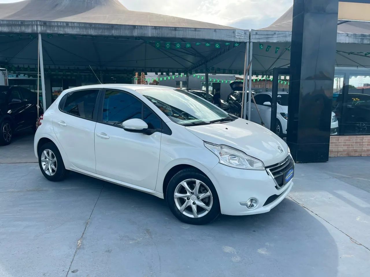 Peugeot 208 Active/active Pack 1.5 Flex 8V 5P 2015 - Foto 2