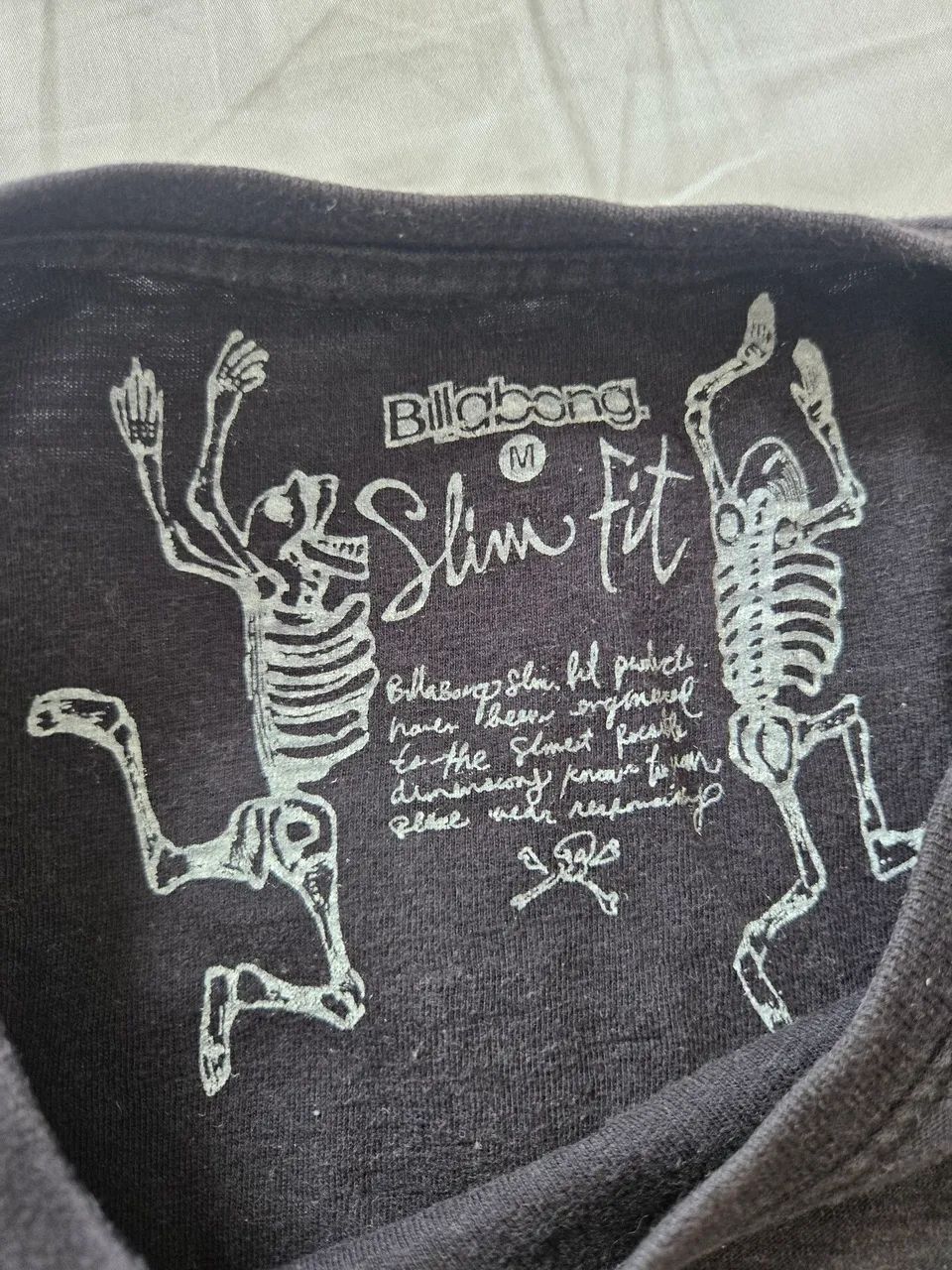 Camiseta Billabong Caveira com Textura M Slim - Foto 4