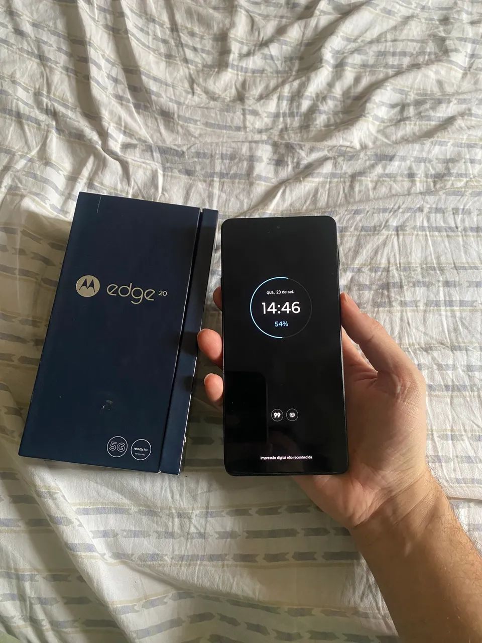Motorola Egde 20. Leia o anúncio. 