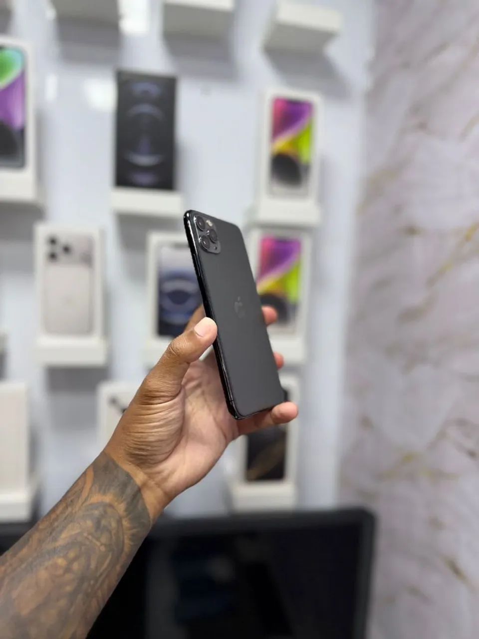 IPHONE 11 PRO MAX 64GB<br>R$ 1.599,00 - Foto 5