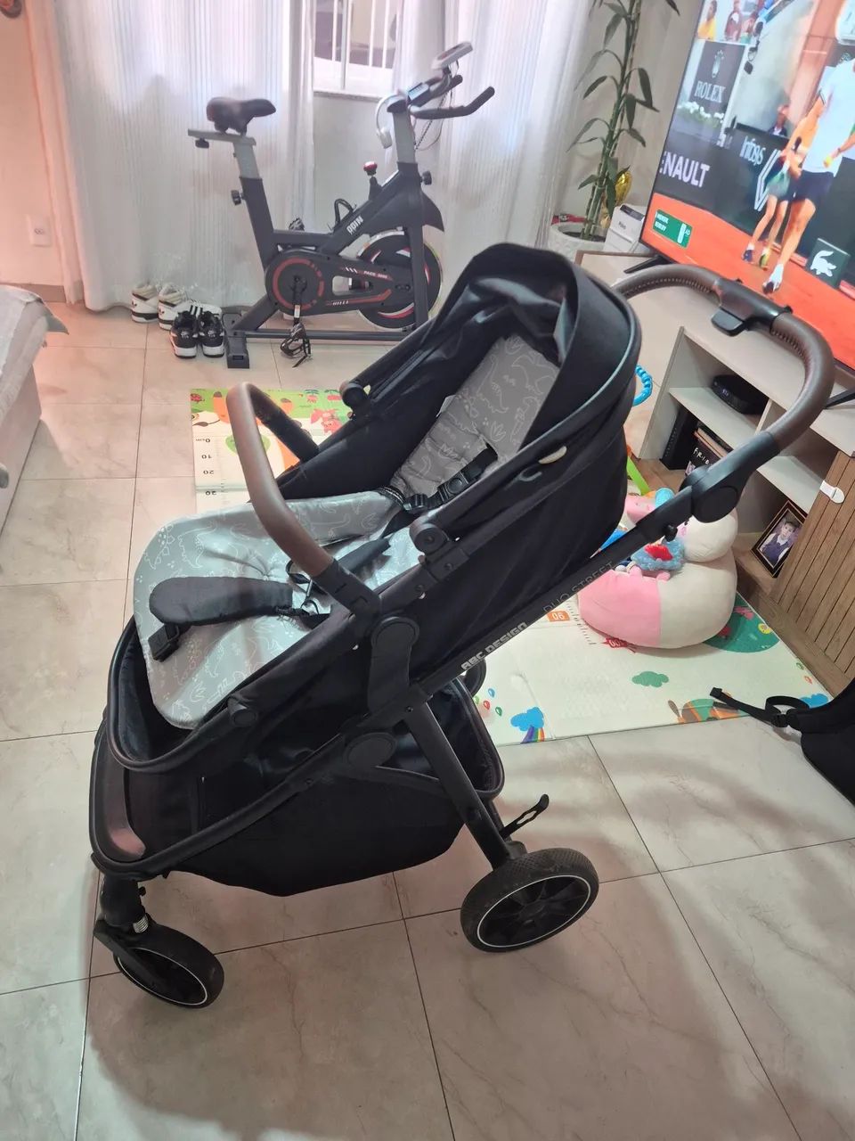 Carrinho de bebê com Moisés e bebê conforto da marca ABC DESIGN - Preto 