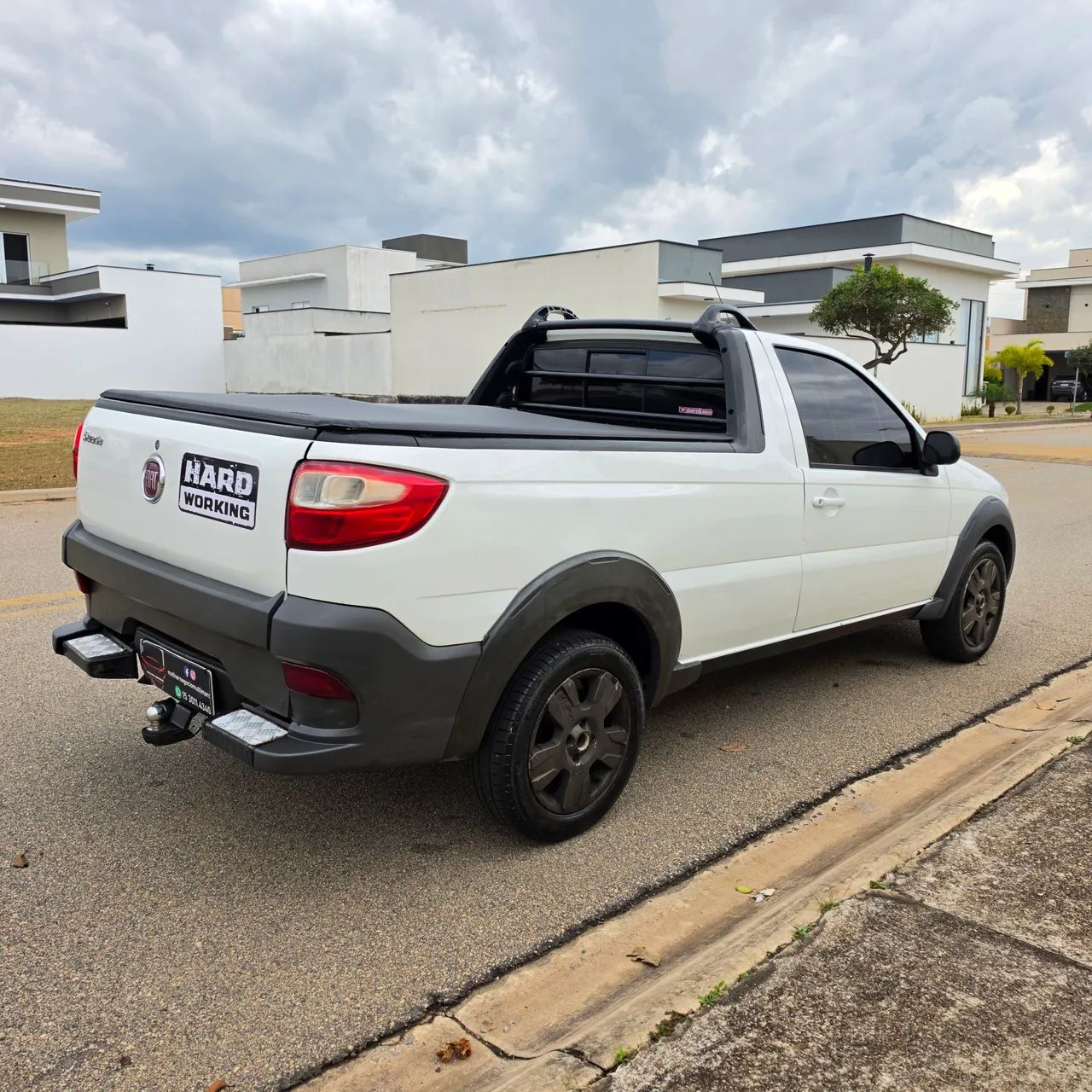 Fiat Strada Working Hard 1.4 Fire Flex 8V CS 2017 - Foto 4