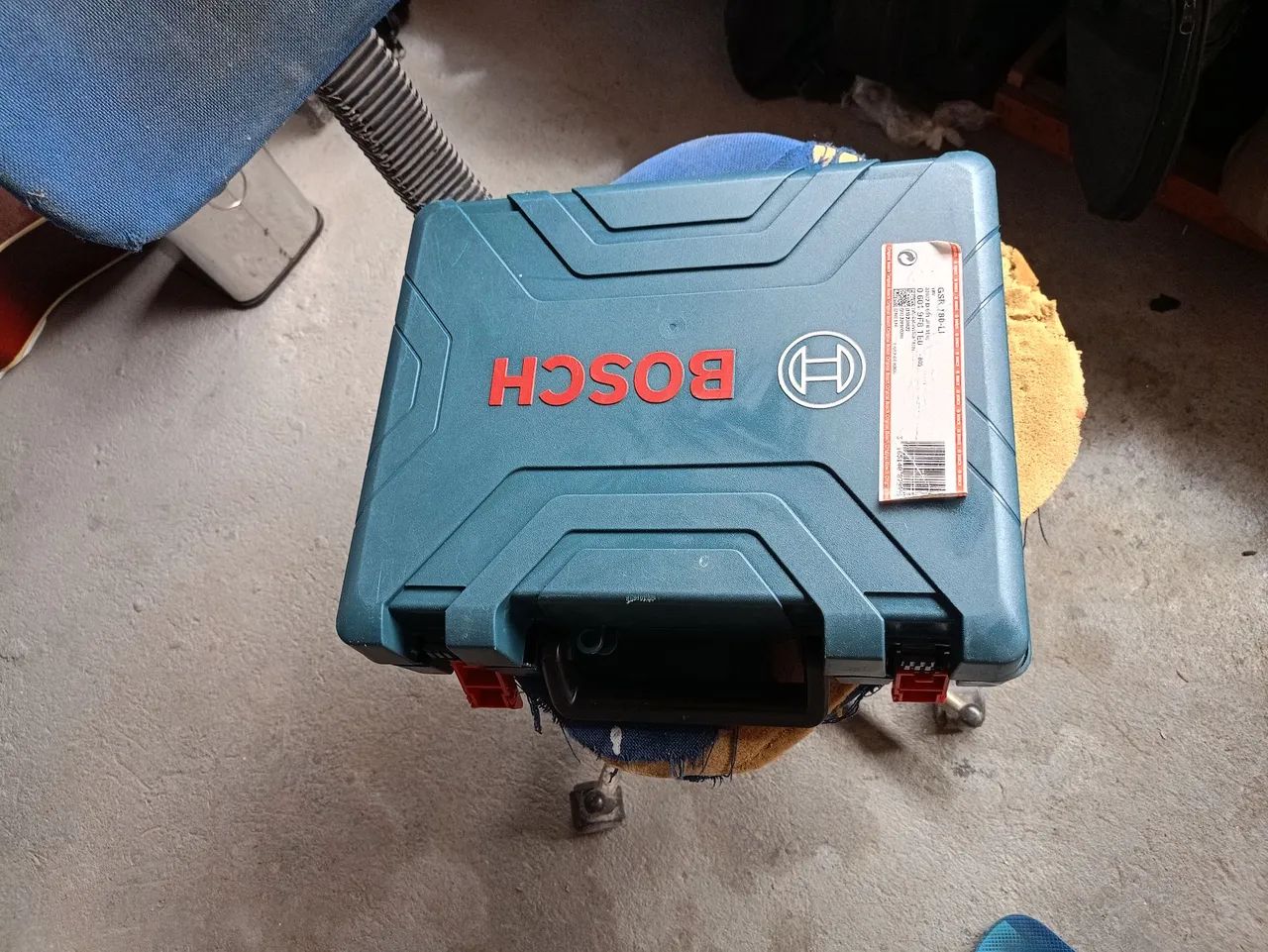 Furadeira Bosch semi nova  - Foto 2