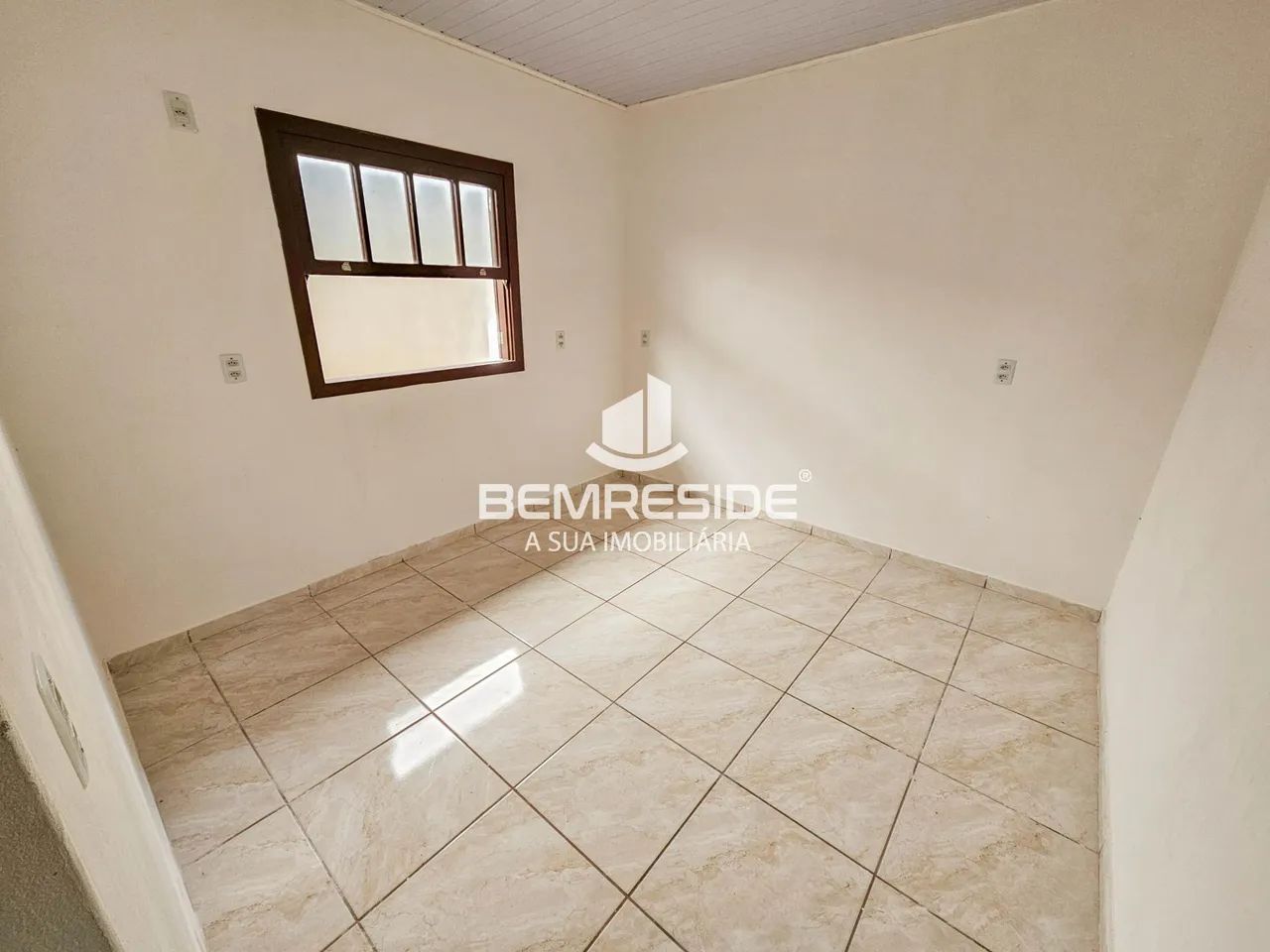 Casa geminada com dois quartos no centro da cidade - Foto 5