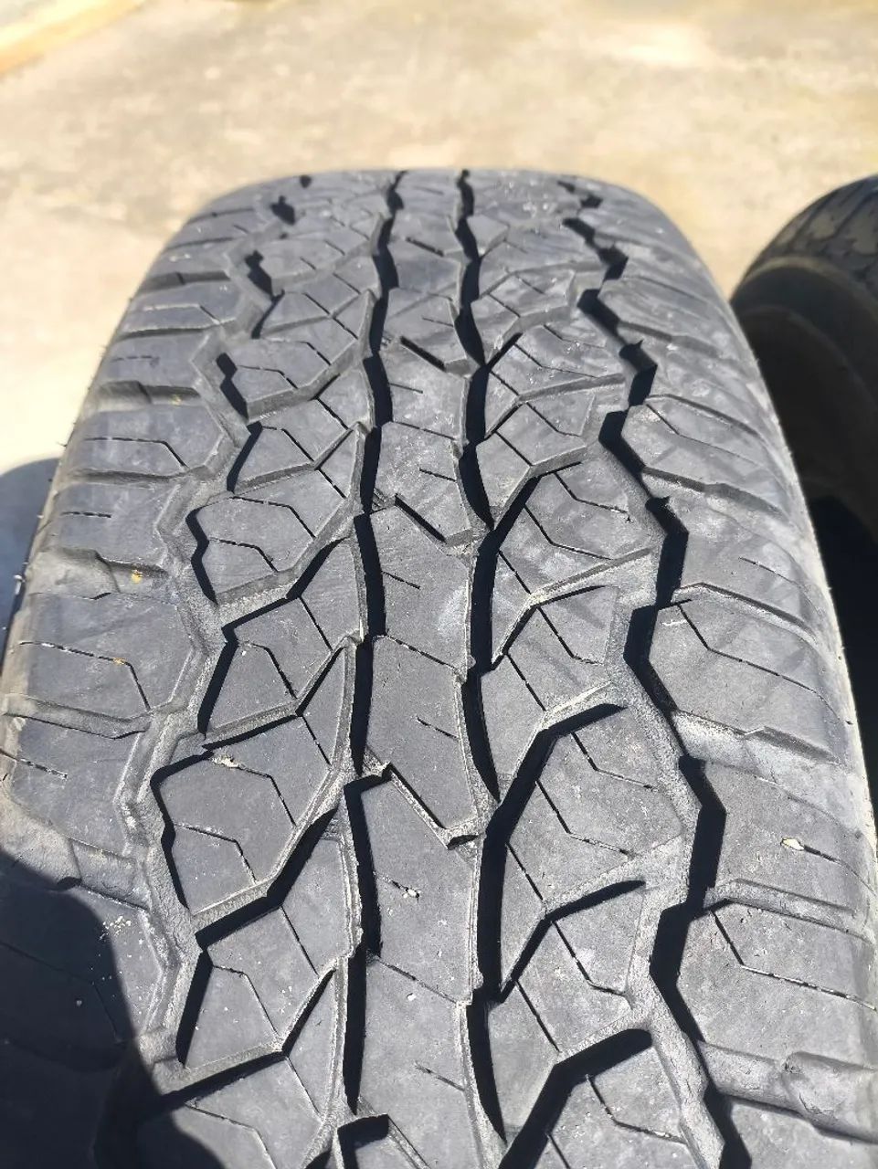 Pneu marca all terrain aplus importado 