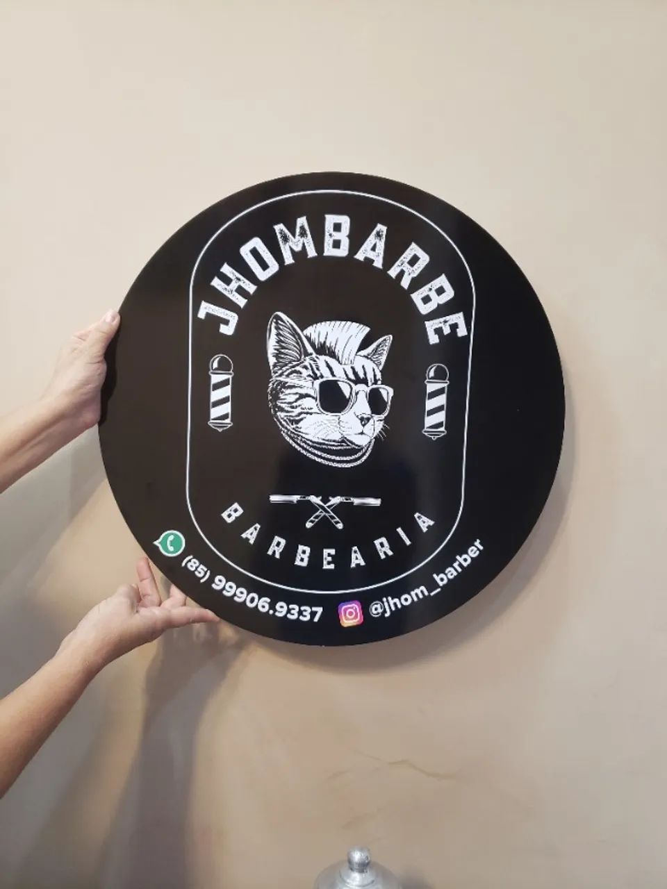 Placa para barbearia com sua logomarca personalizada divulgue sua loja - Foto 3