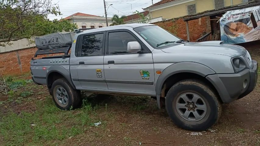 Mitsubishi L200 L200 OUTDOOR HPE 2.5 4x4 CD T.Dies. Mec. 2012