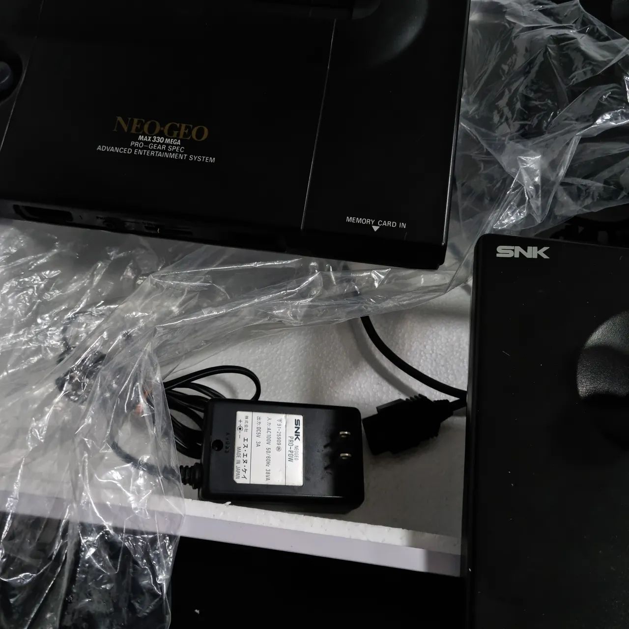 Neo Geo aes com 2 Controles caixa mdf  - Foto 4